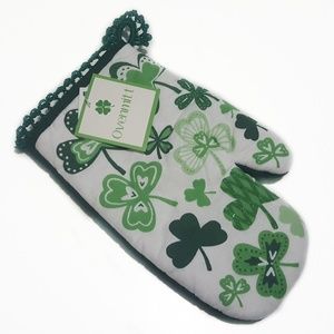 St. Patricks Day,Shamrocks,Irish,Kitchen,Oven Mitt-Handmade Crocheted-OS